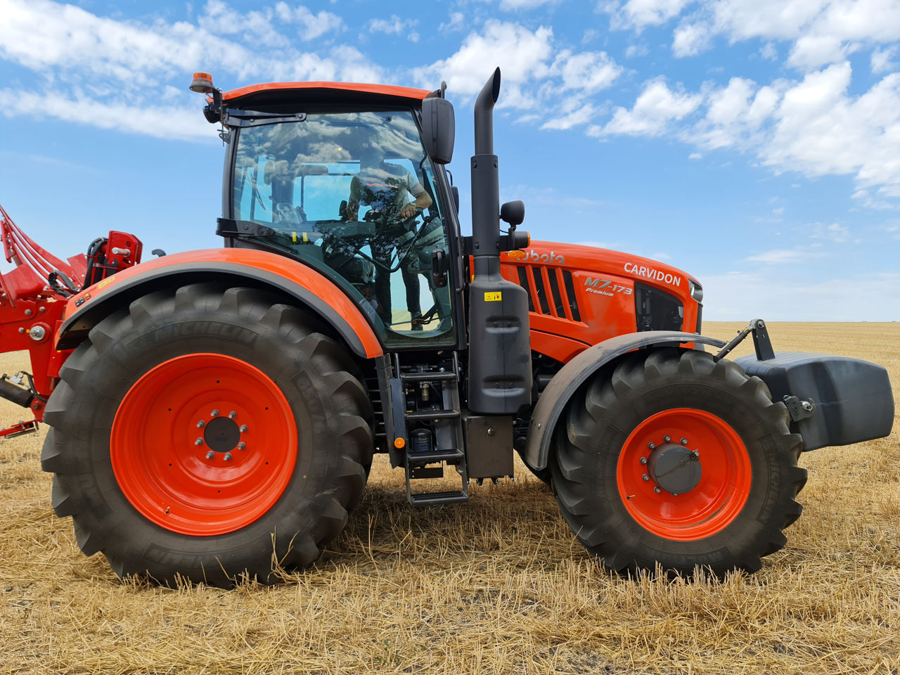 Tractor Kubota M7-173 foto 1