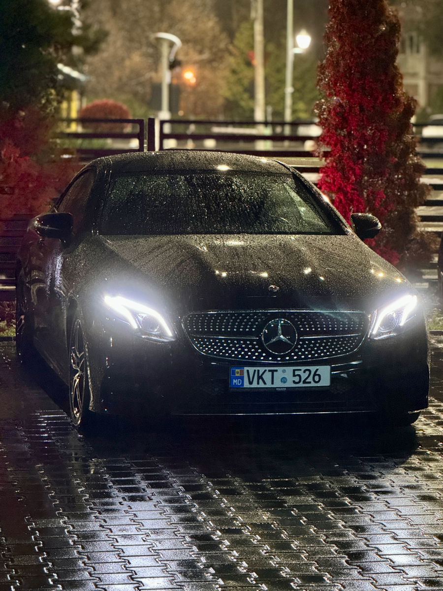 Mercedes E-Class Coupe foto 1