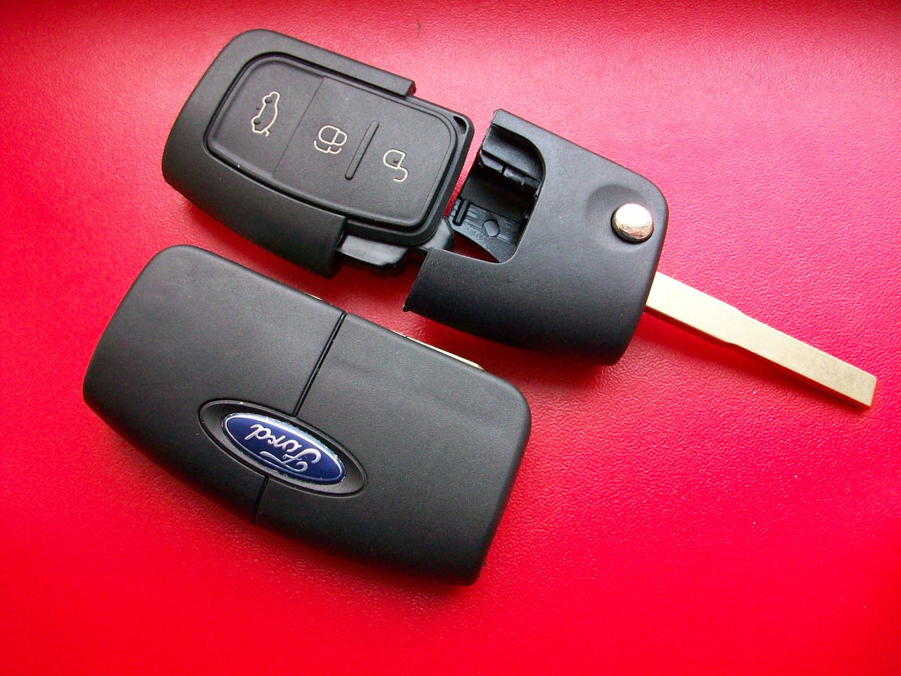 Разборка ключа Форд Фокус 2 и замена батарейки