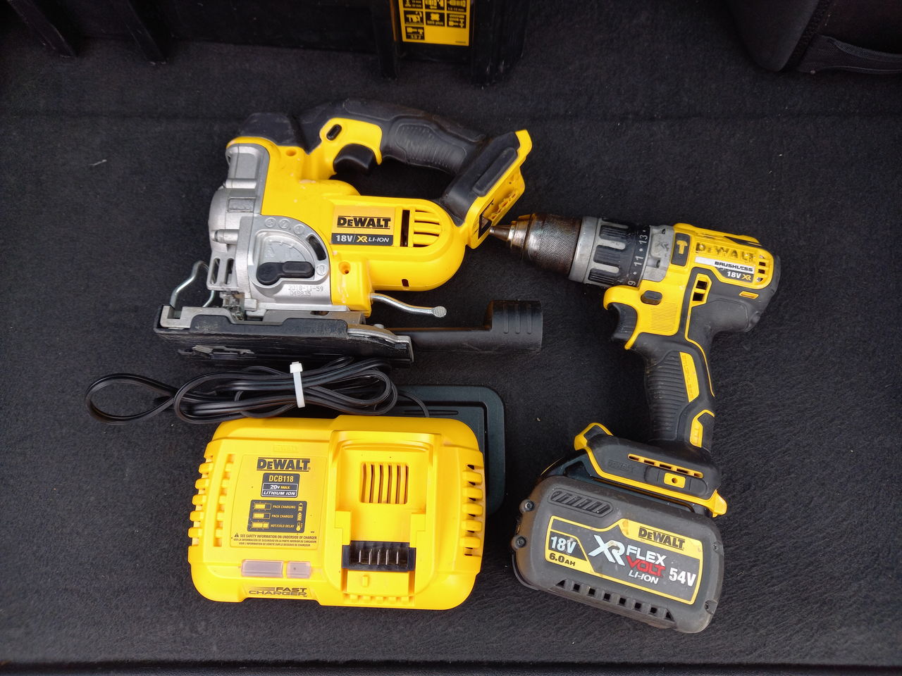 Аккумуляторный инструмент Девольт Dewalt Flex Volt