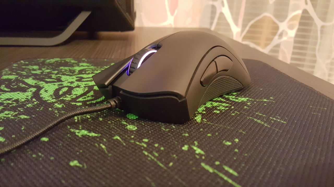 Мышка deathadder. Мышка Razer DEATHADDER Chroma. Razer DEATHADDER хрома. Razer дозатор хрома. Razer DEATHADDER Chroma беспроводная.