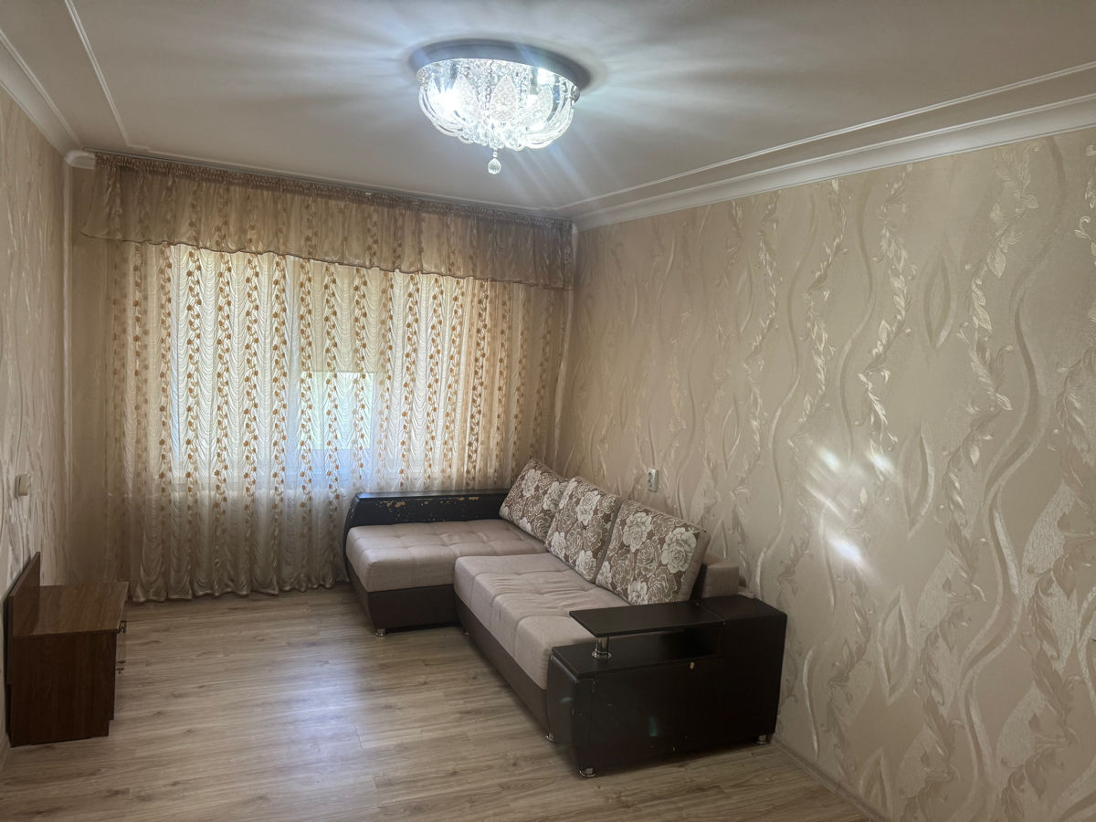 Apartament cu 2 camere, 54 m², Podul Chișinăului, Bălți foto 0