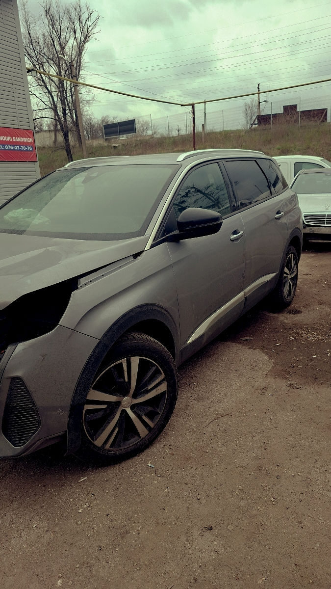 Peugeot5008