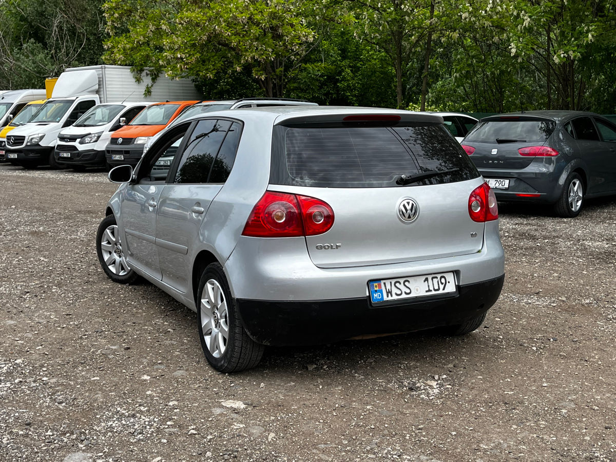 Volkswagen Golf foto 2