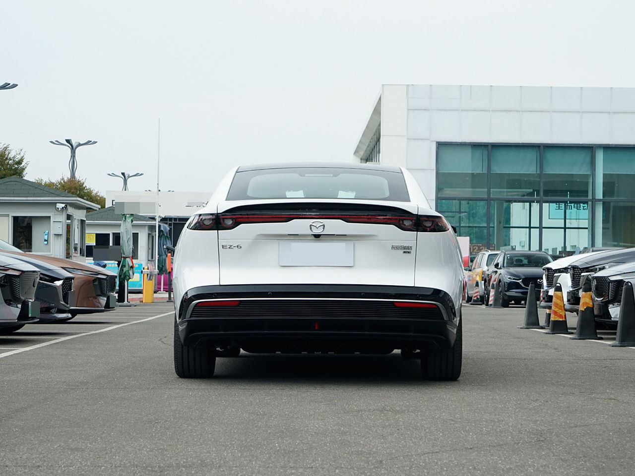 Mazda EZ-6 foto 4