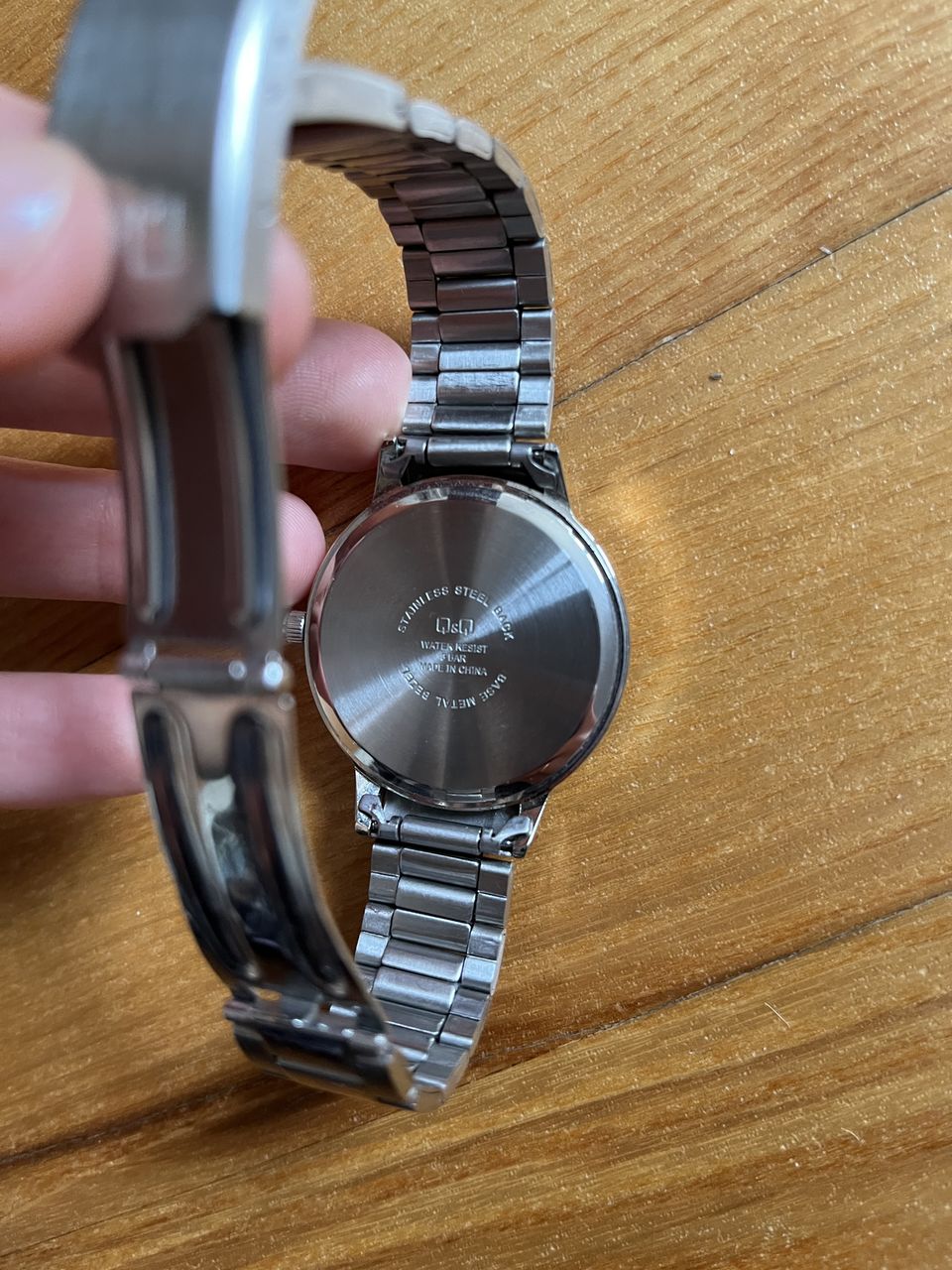 Часы Q&Q Quartz water resist металлические