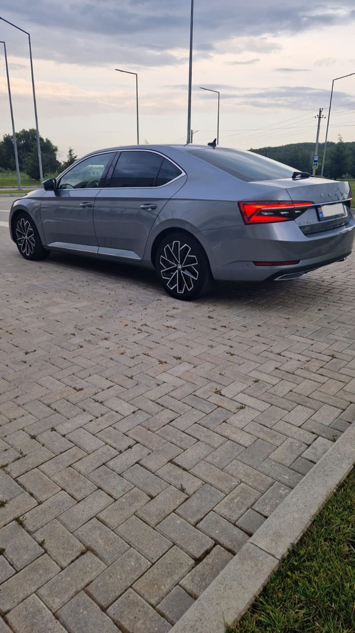 Skoda Superb foto 2