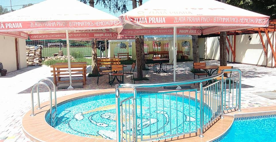 Hai la Vadul lui Vodă! Avem bazin, terasă, hotel și frigărui gustoși foto 1