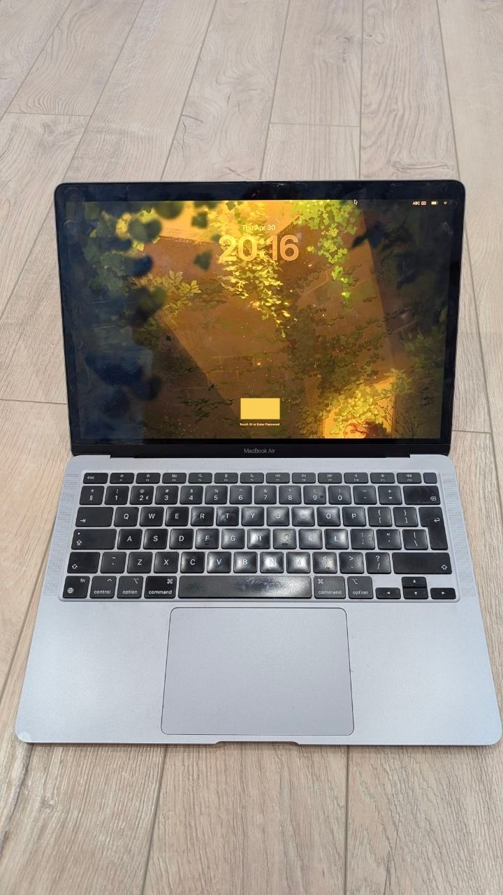 Apple MacBook Air (M1, 2020) シルバーUS Apple MacBook Air review (M1)