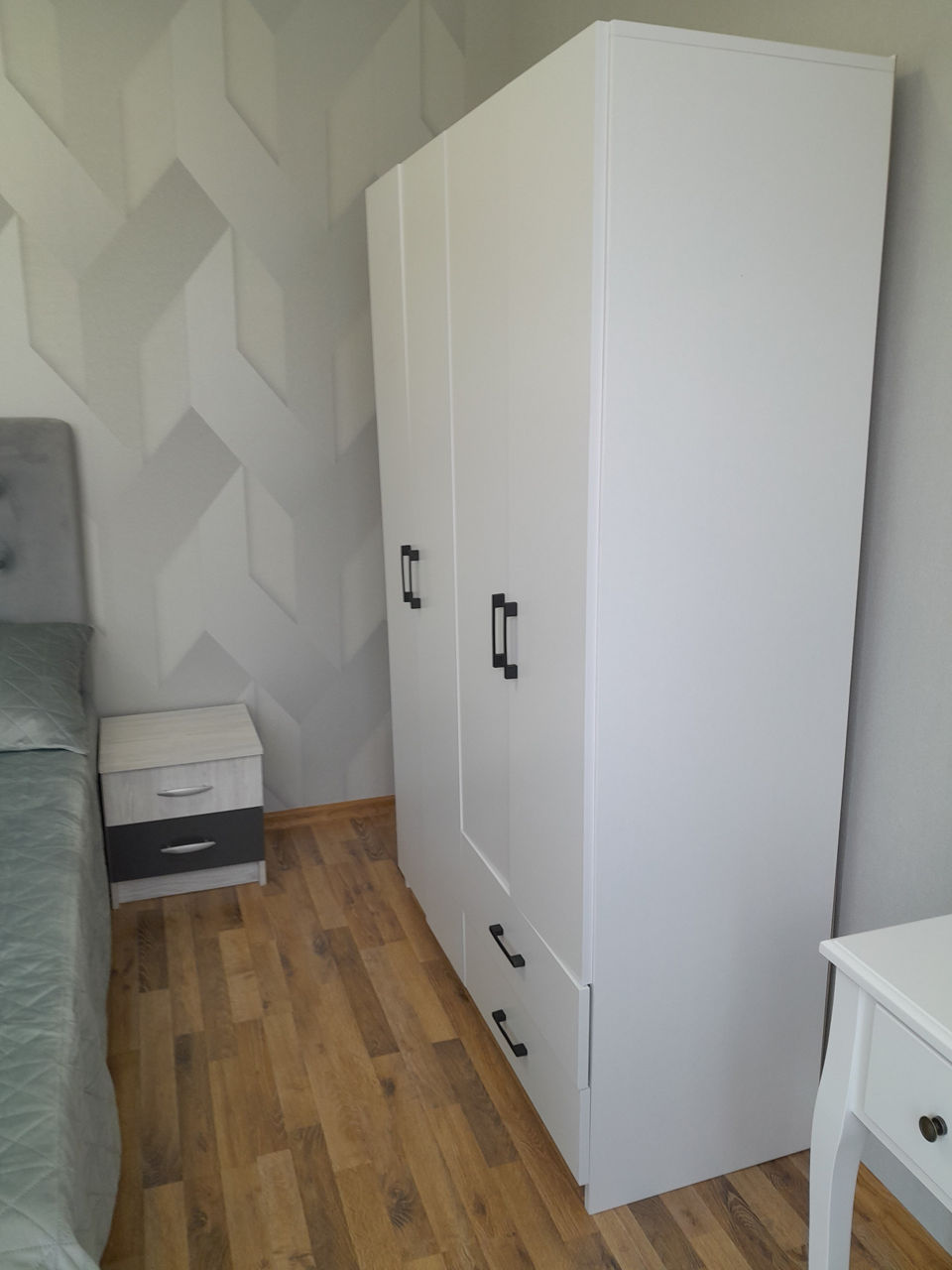 Se vinde dulap nou,H=1,80/1,20/48,Chisinau,s.Riscani foto 1