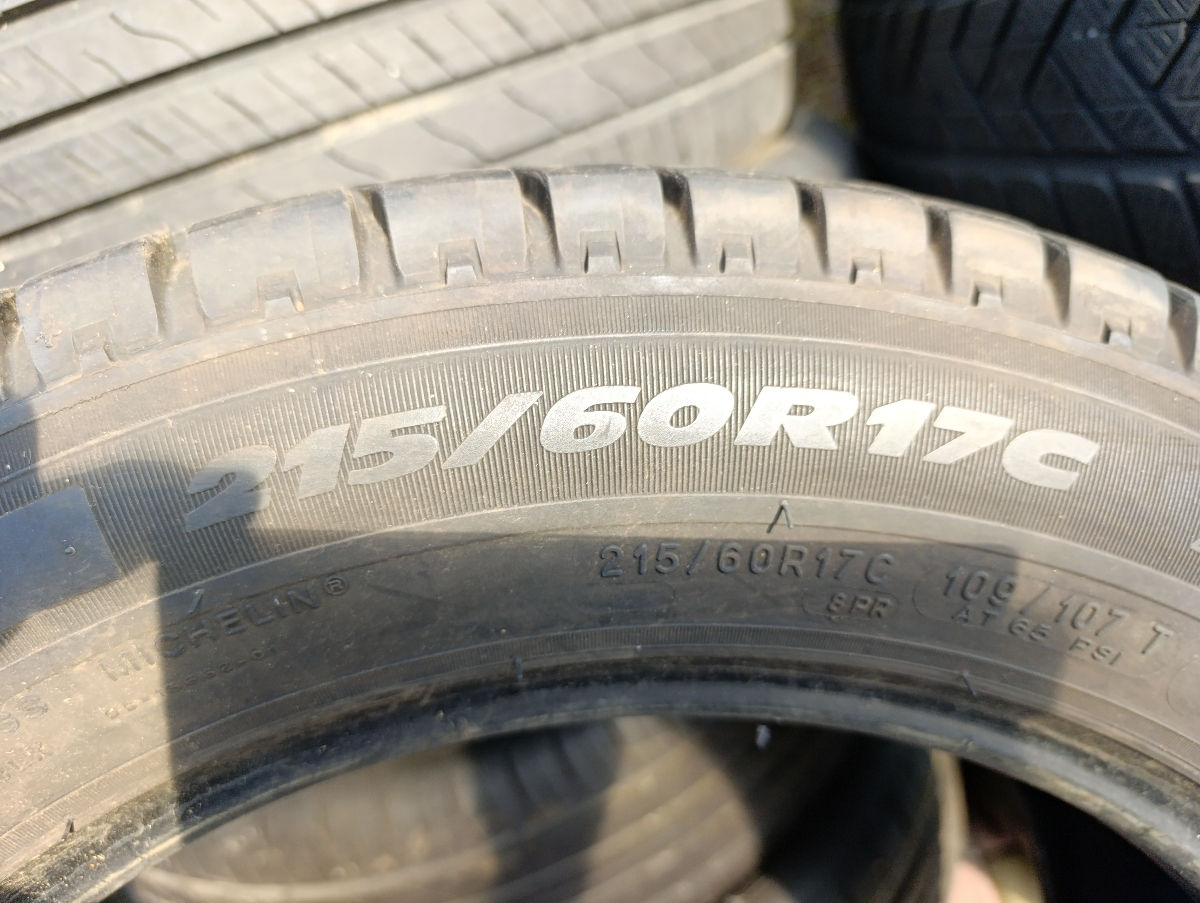 Michelin R-17 C 215/60 foto 1