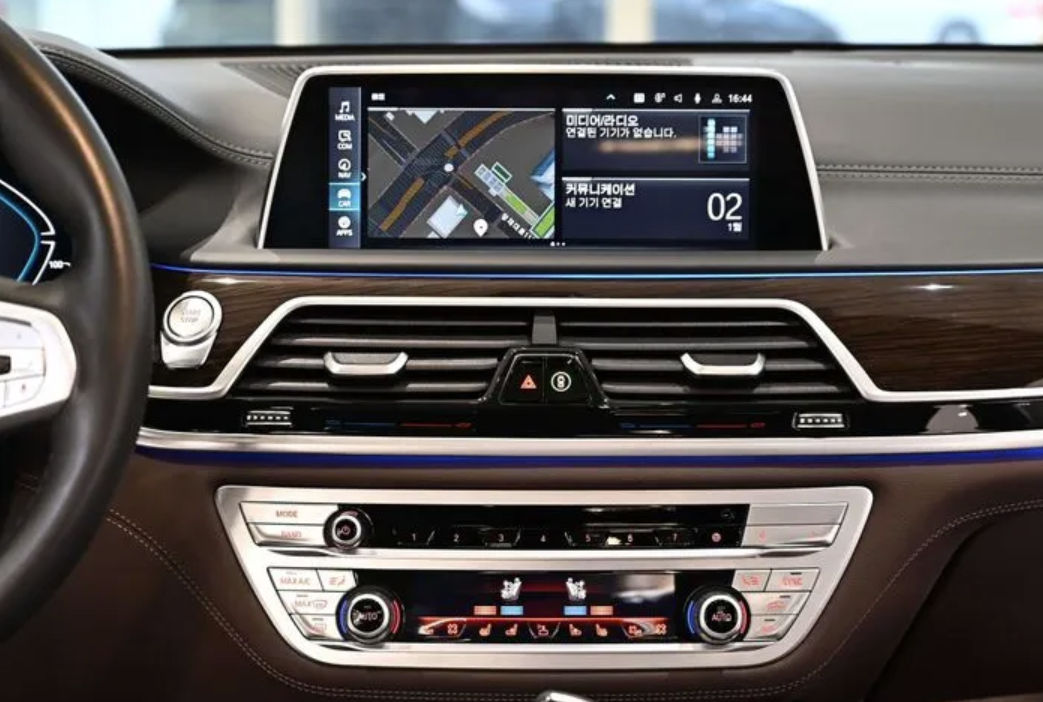 BMW 7 Series foto 14