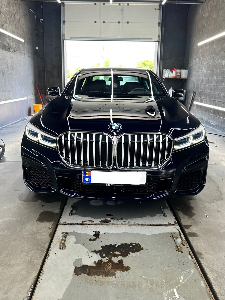 BMW 7 Series foto 2