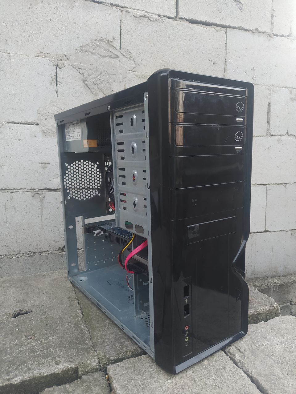Продам компьютер для учебы,работы и простеньких игр!