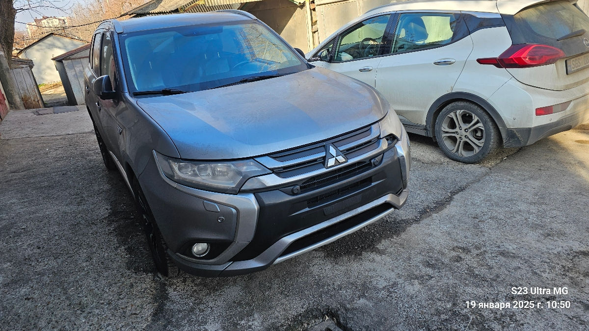 Mitsubishi Outlander foto 1