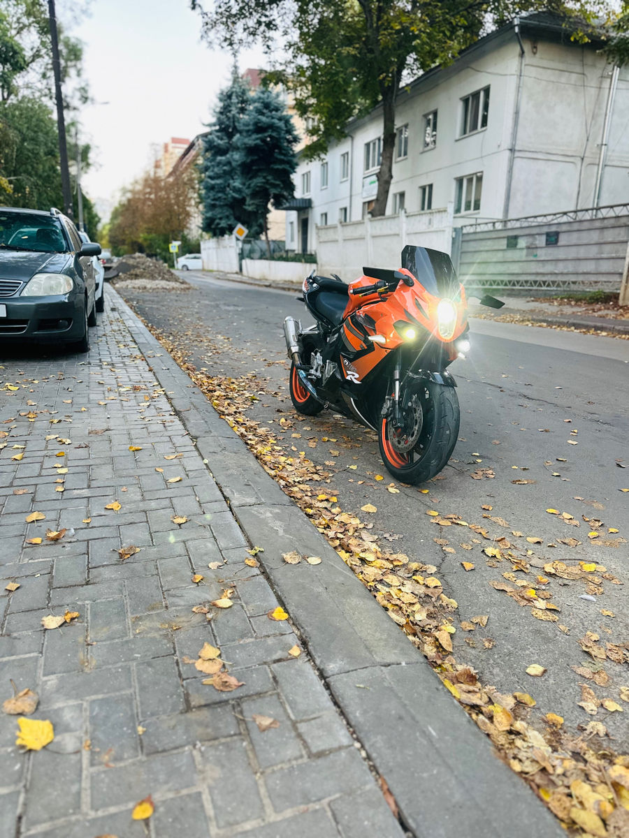 Hyosung GT650R foto 0