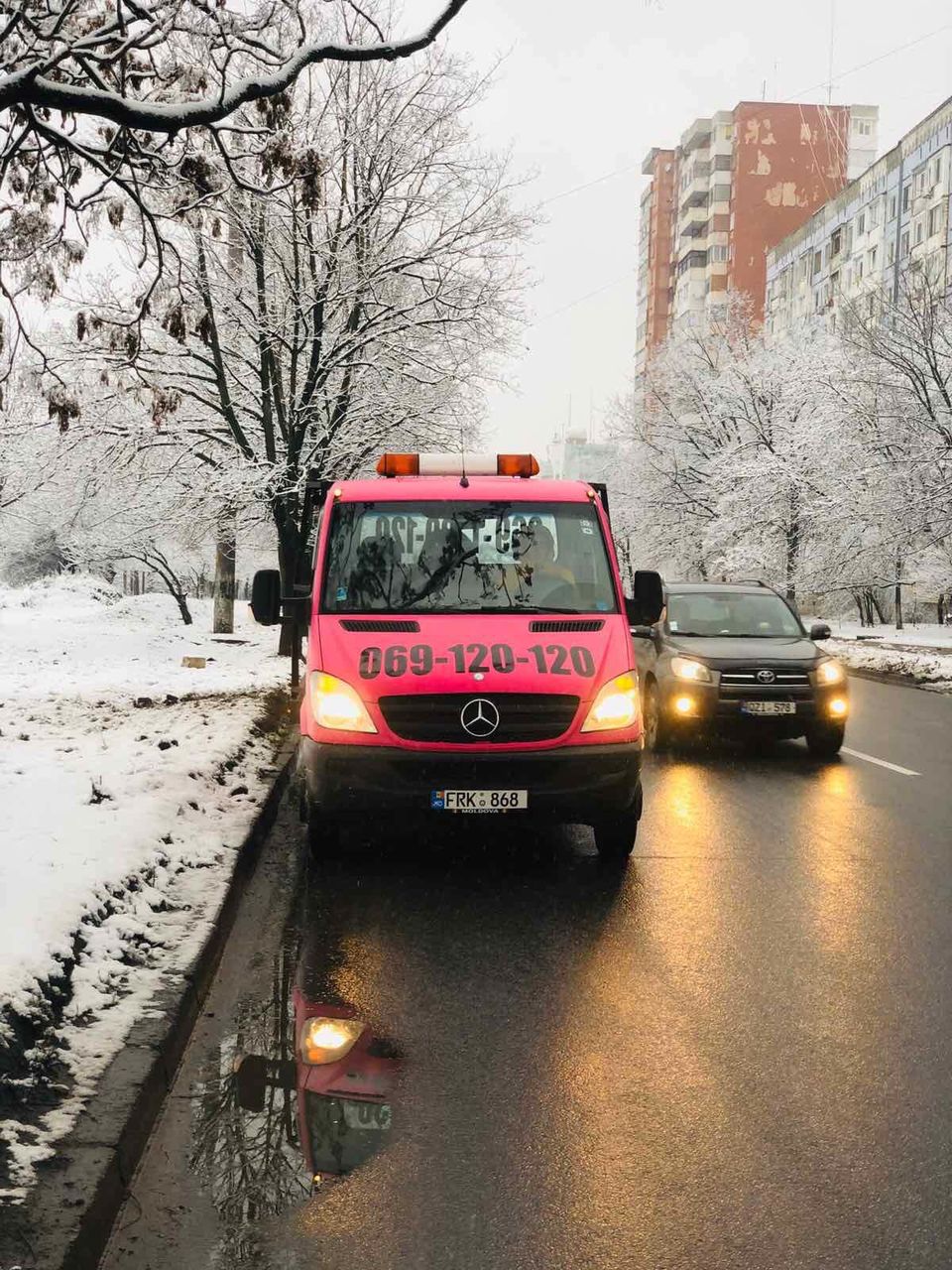 Эвакуатор на дороге Кишинёв