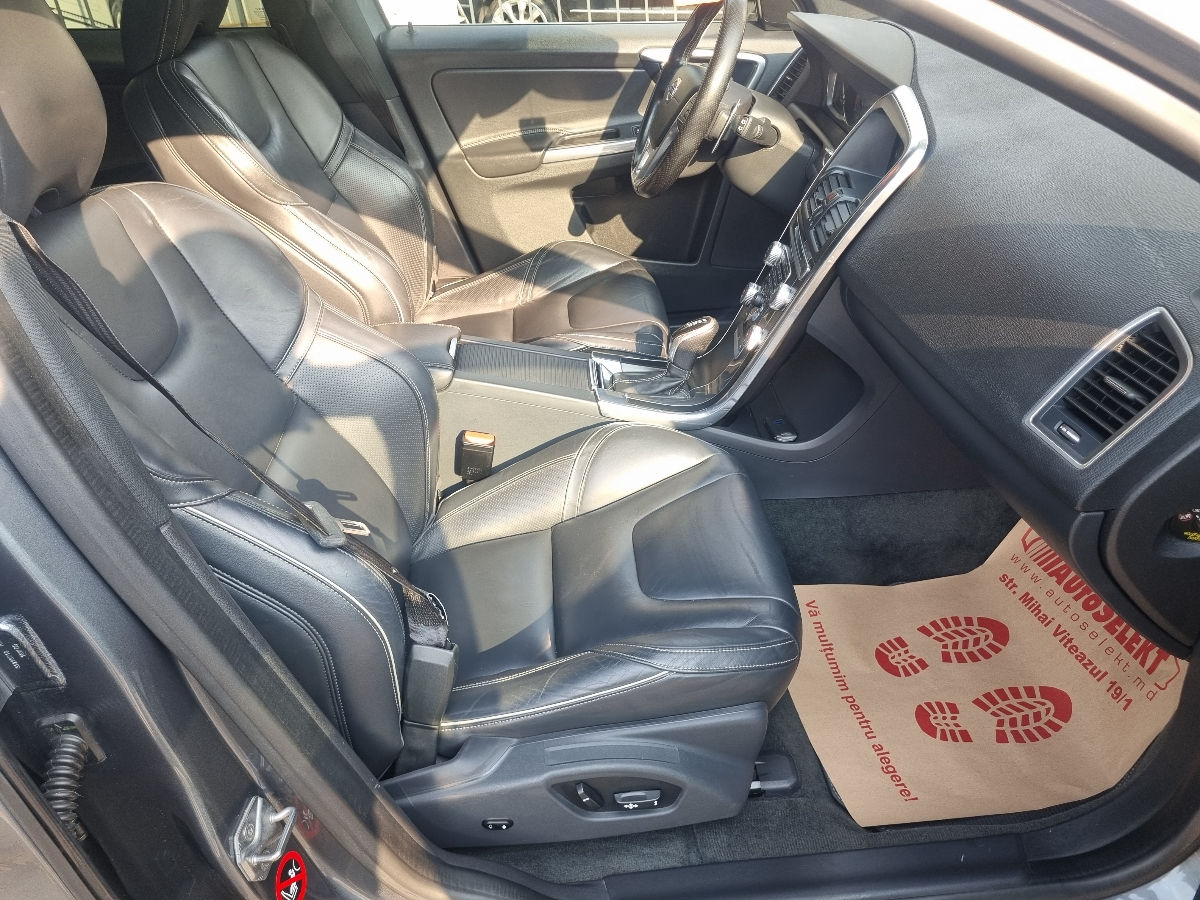 Volvo XC60 2016 photo 10