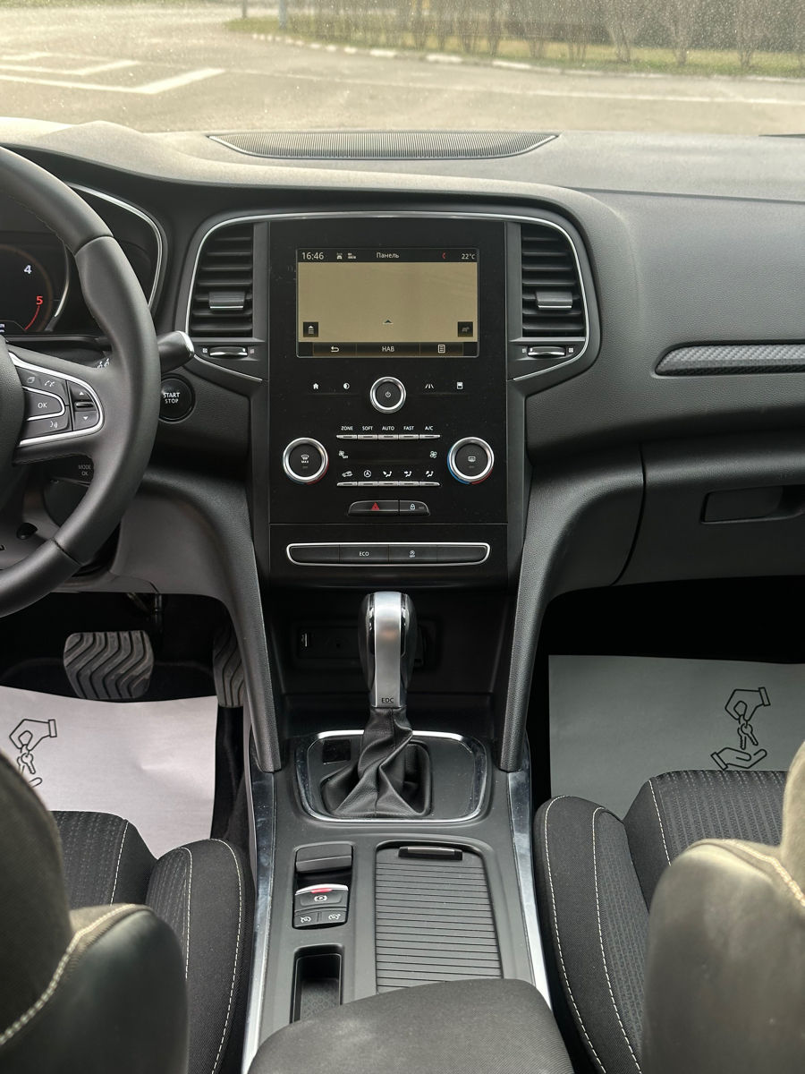 Renault Megane фото 7
