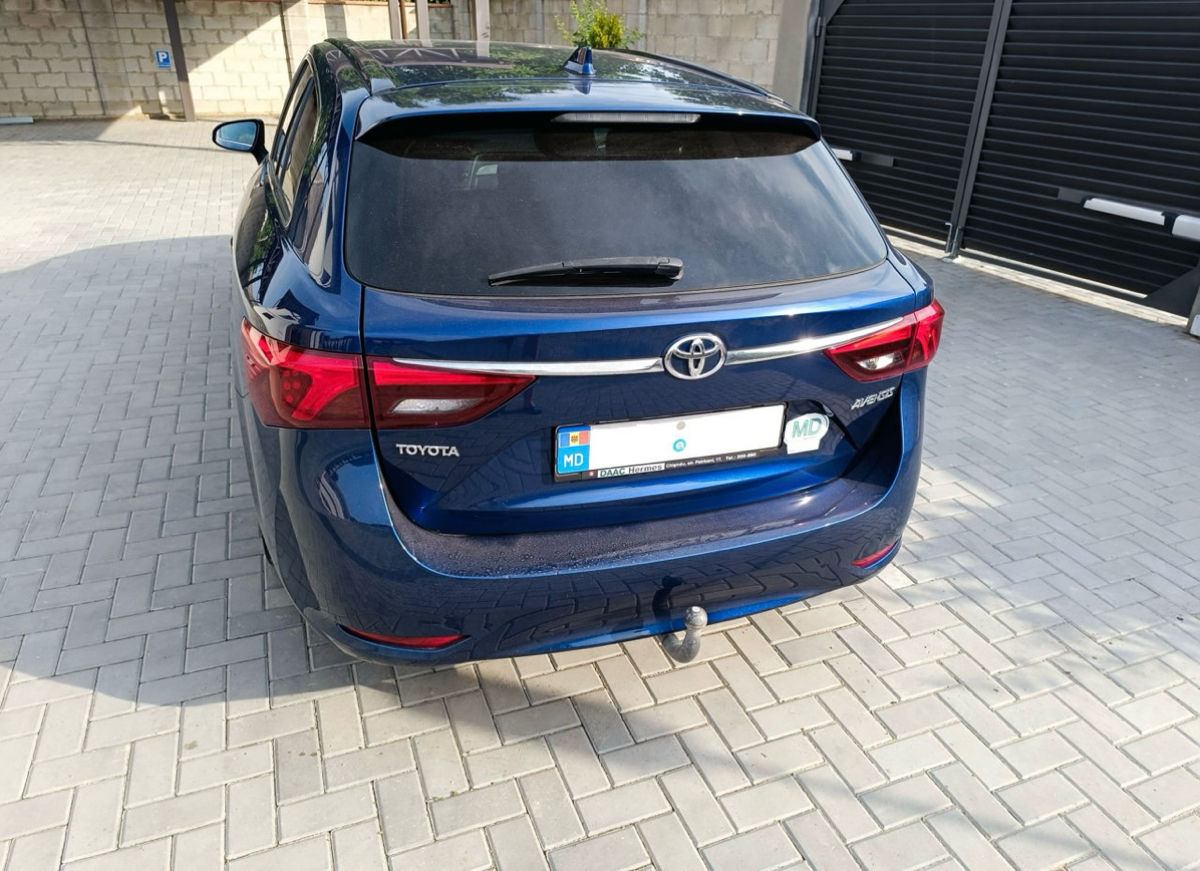 Toyota Avensis foto 3