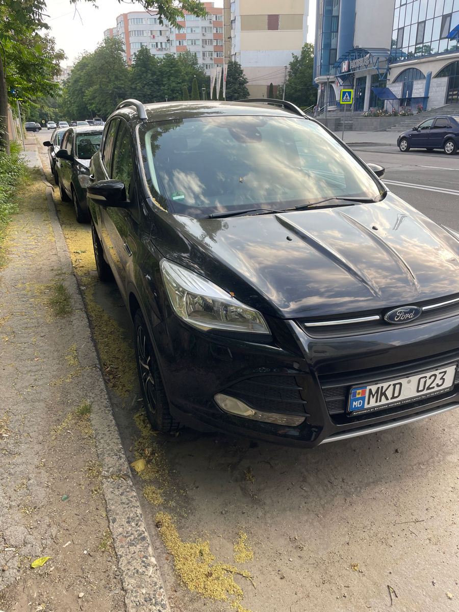 Ford Kuga foto 1