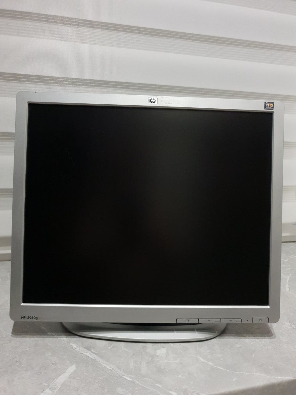 Samsung 940N / Hewlett-Packard LP1950g