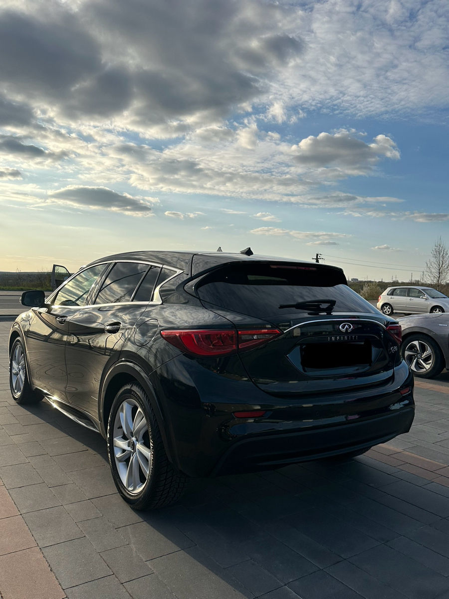 Infiniti Q30 фото 4