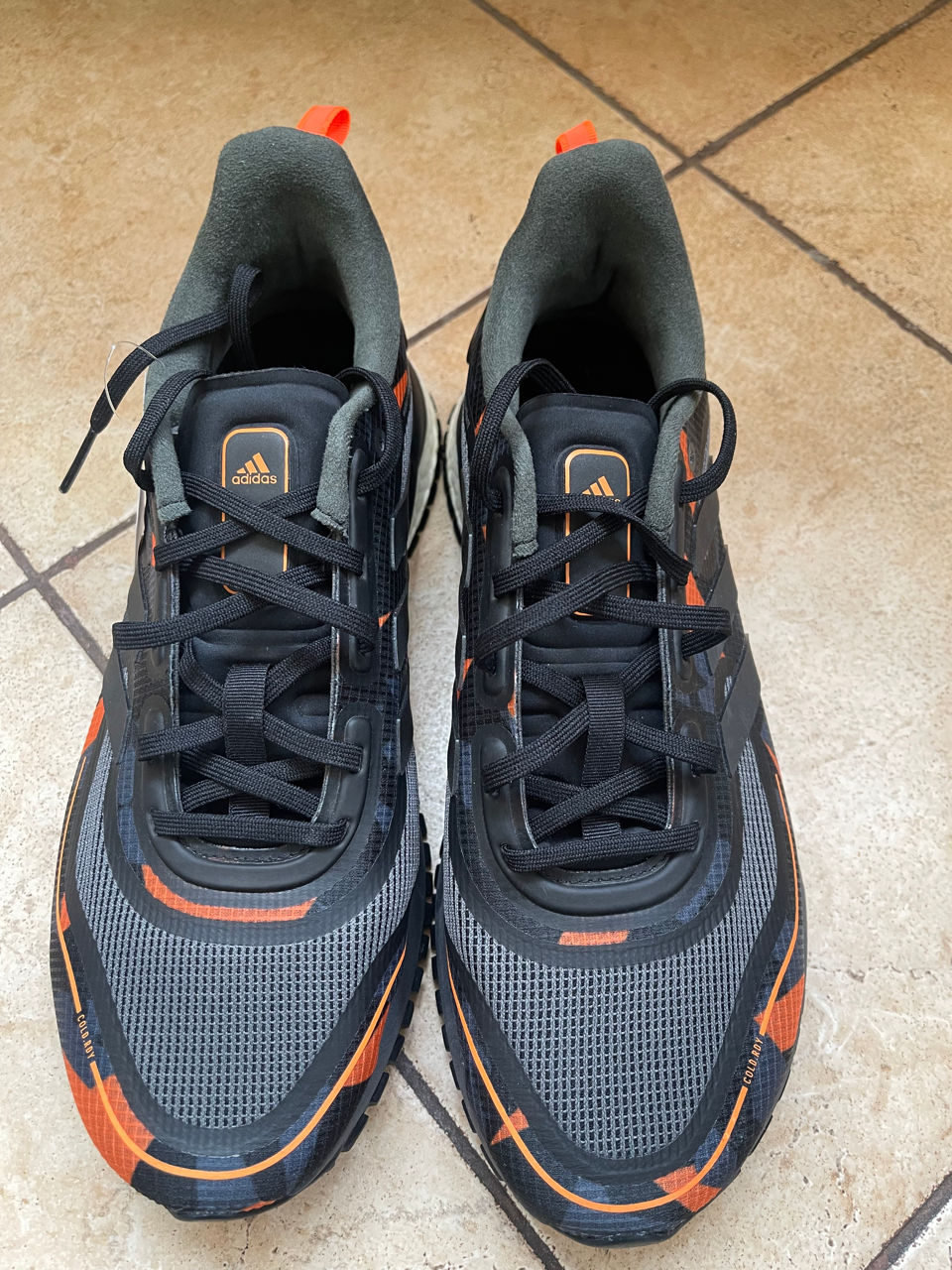 Оригинальные кроссовки Adidas. Скидка 20% фото 1