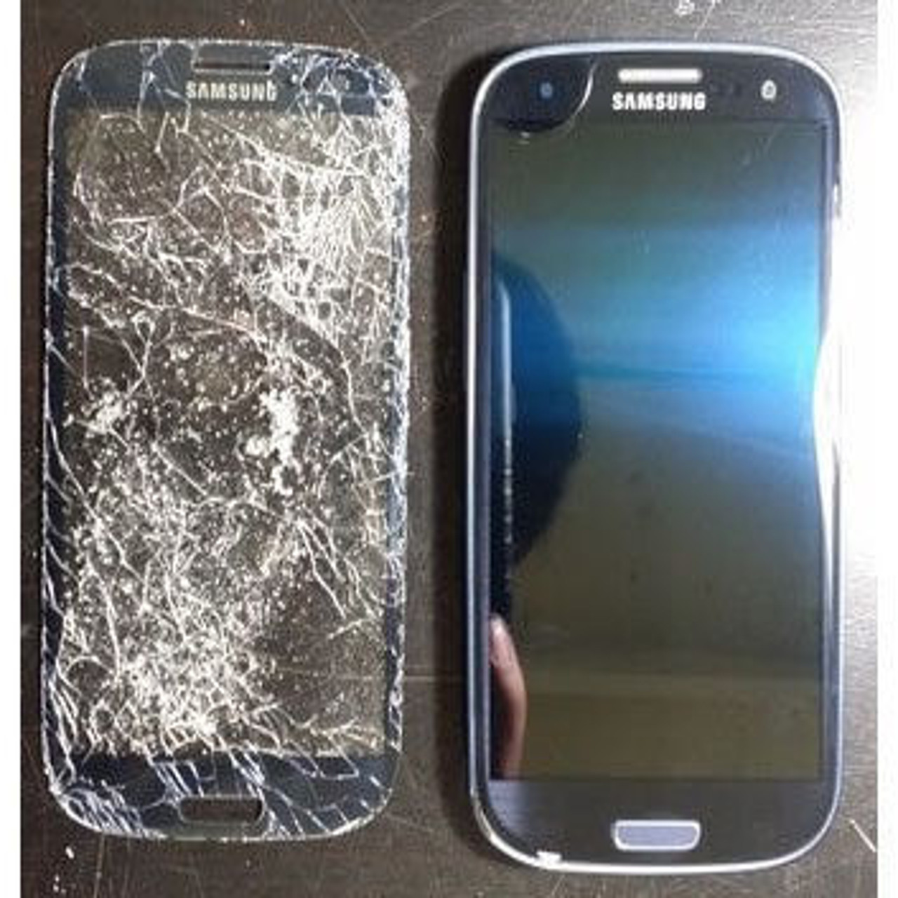 Samsung разбитый экран. Разбитый самсунг s22. Самсунг галакси с 2 с разбитым экраном. Самсунг с3 с разбитым стеклом. Разбитый самсунг а 51.