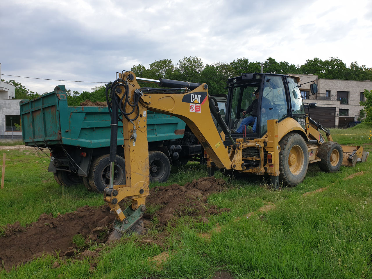 Servicii excavator, buldoexcavator,bobcat,miniexcavator,compactor,каток,Kamaz foto 4