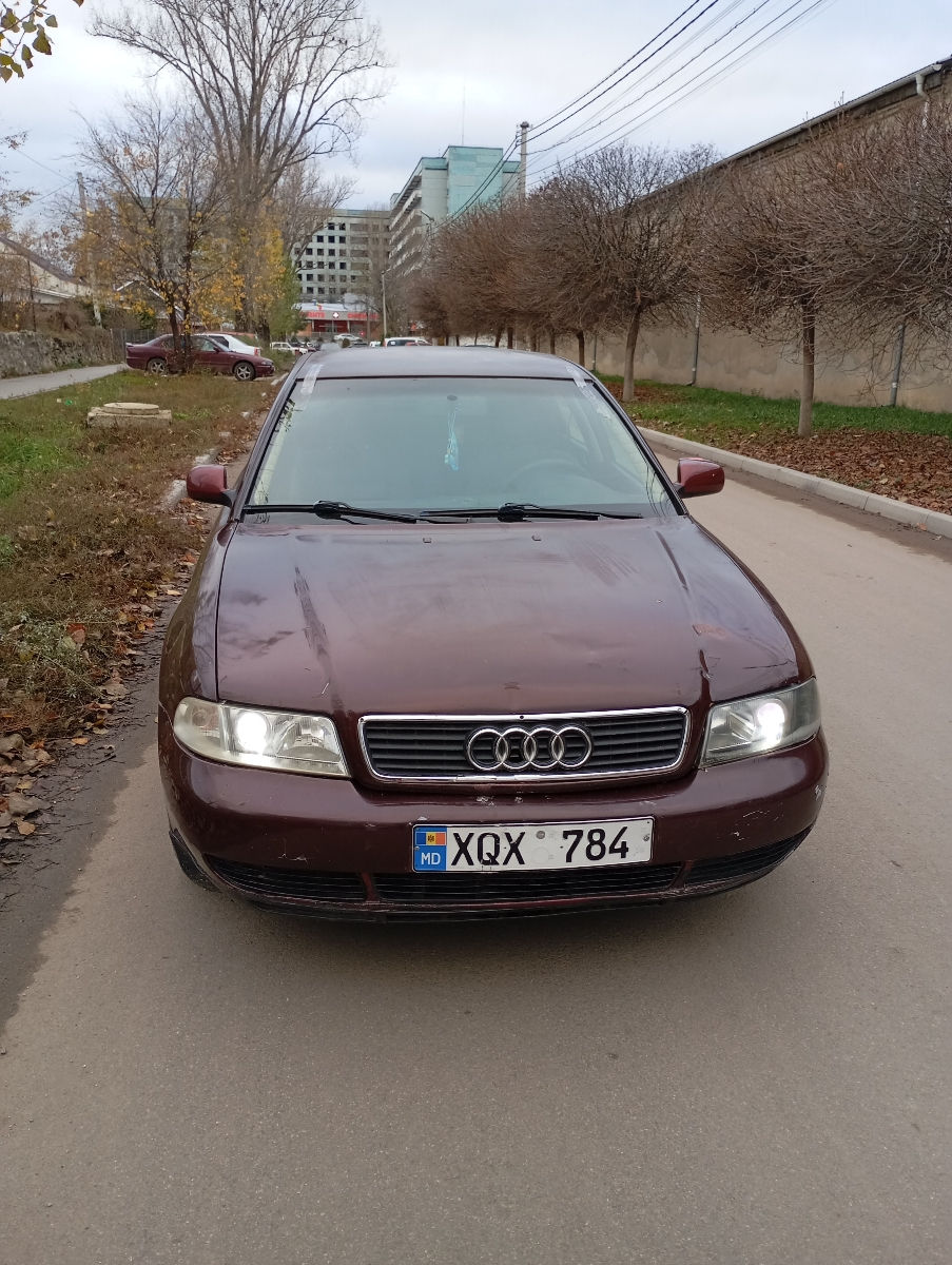 Audi A4 1996 г. с пробегом 255000 км, Бензин, 1600 €