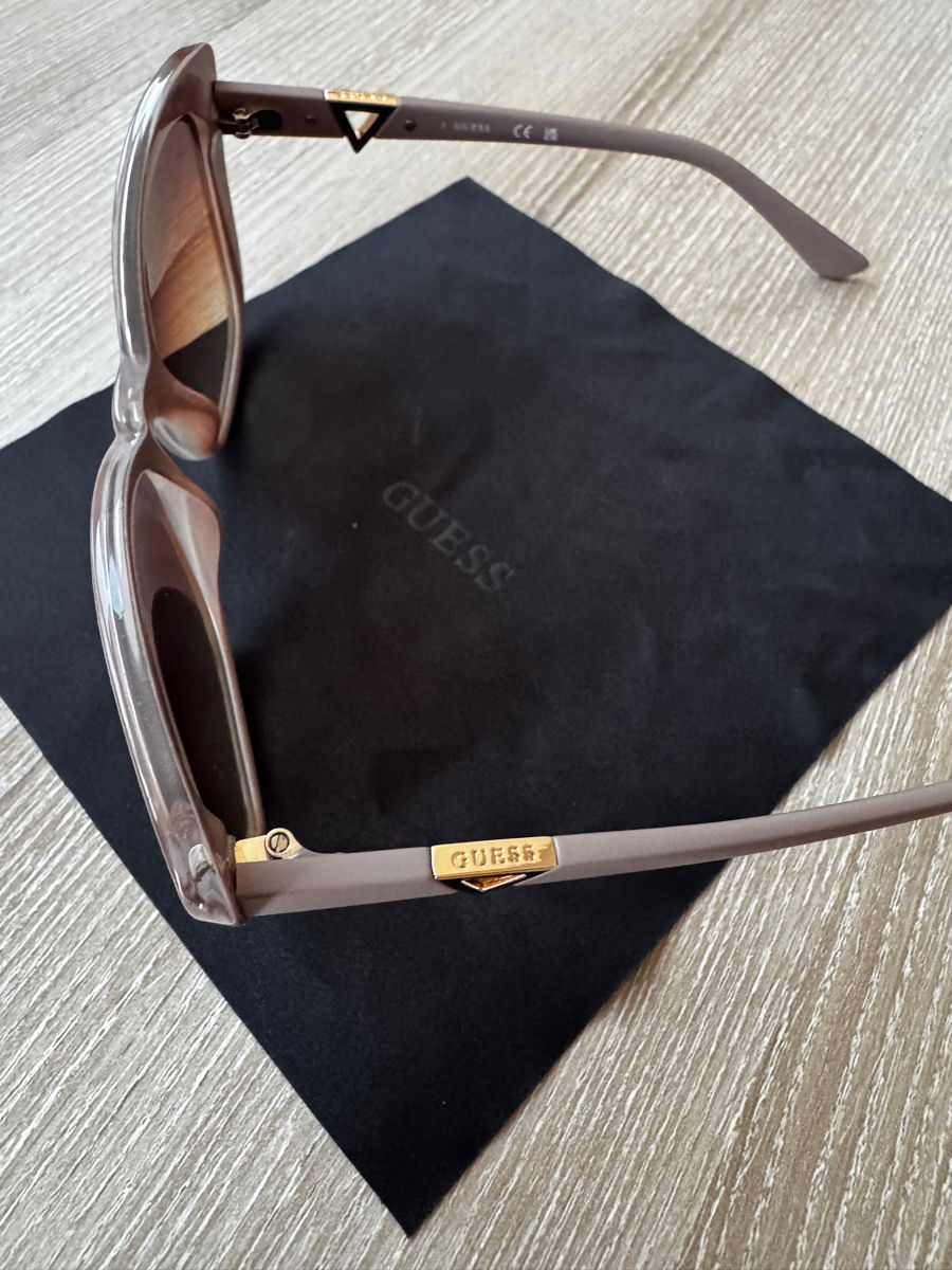 Ochelari de soare, Guess foto 1