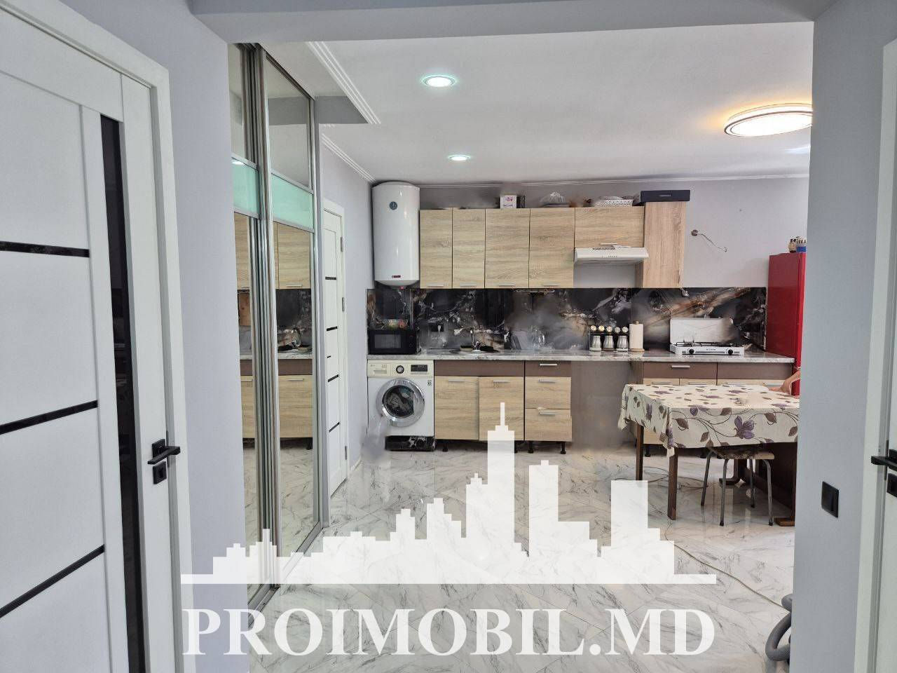 Casă spre vânzare cu 4 camere, 115 m2 în Suburbie, Ialoveni foto 1