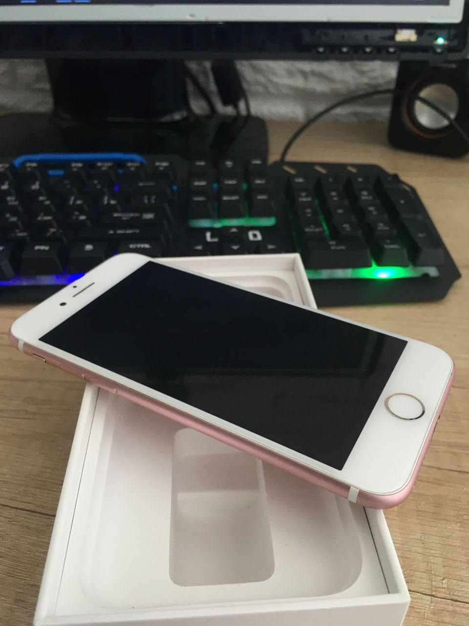 iPhone 7, Rose Gold, 32Gb foto 2