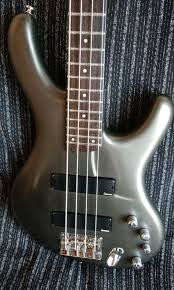 Ibanez edb deals 500