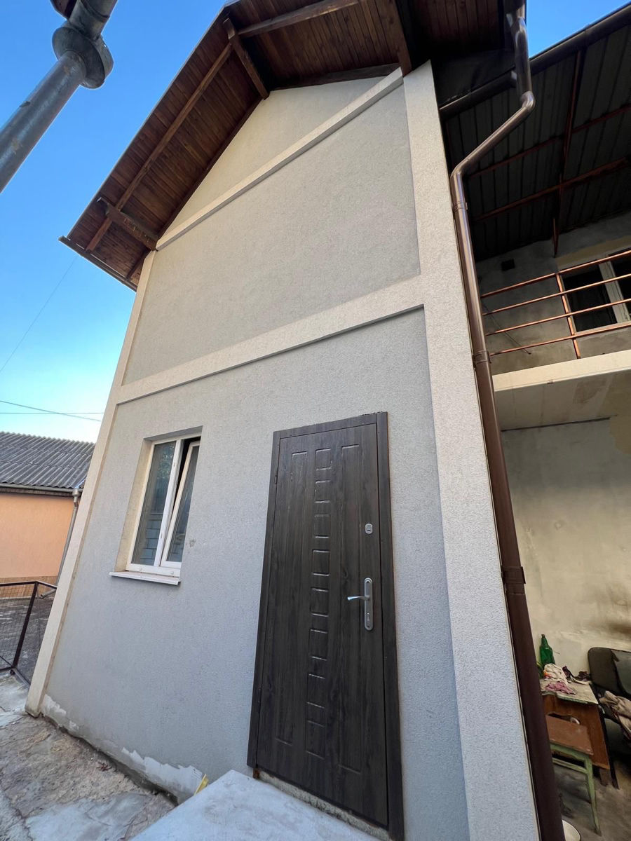 Casă pe Str Movilă lui Burcel