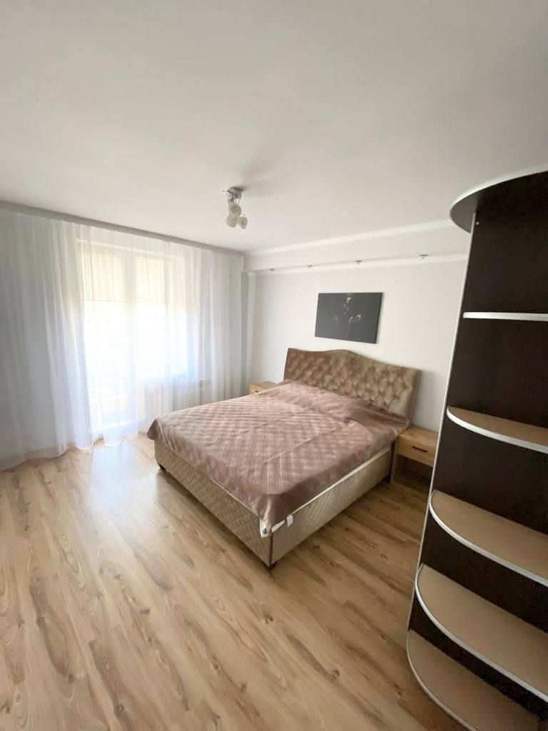 Apartament cu 2 camere, 65 m², Centru, Chișinău foto 0