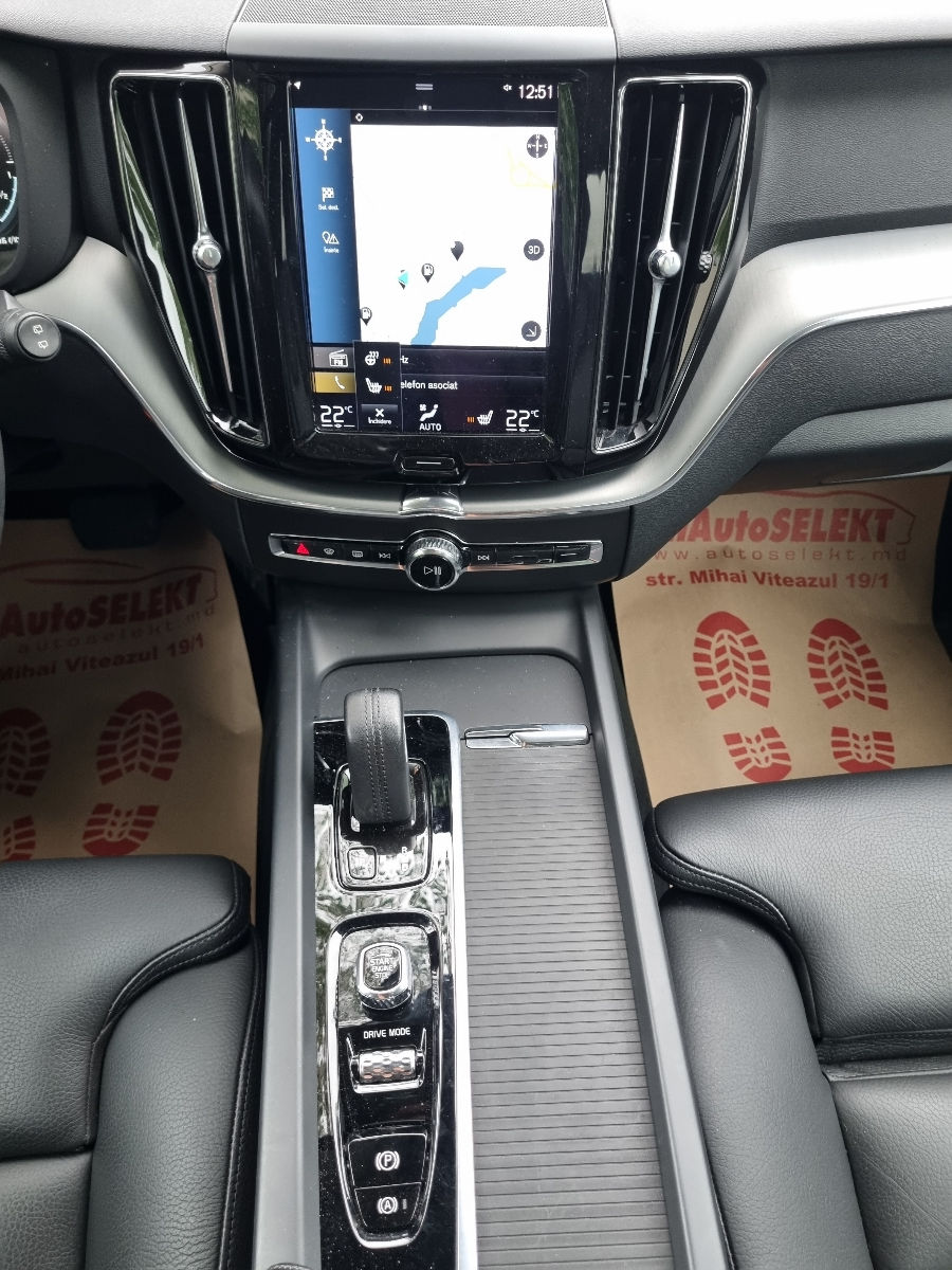 Volvo XC60 2021 photo 9