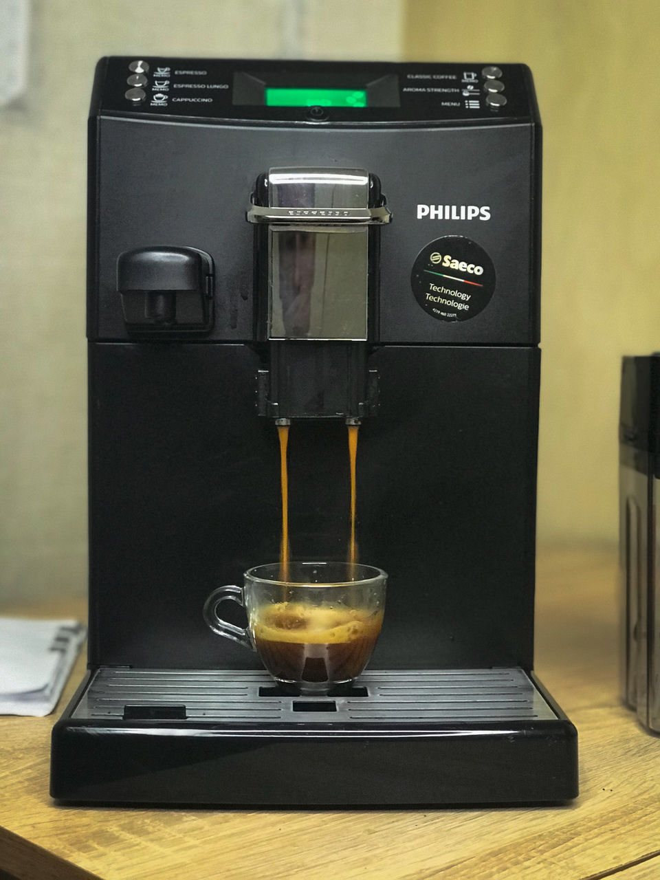Кофемашина Philips ( Saeco) HD8847 c автоматическим капучино в отличном ...