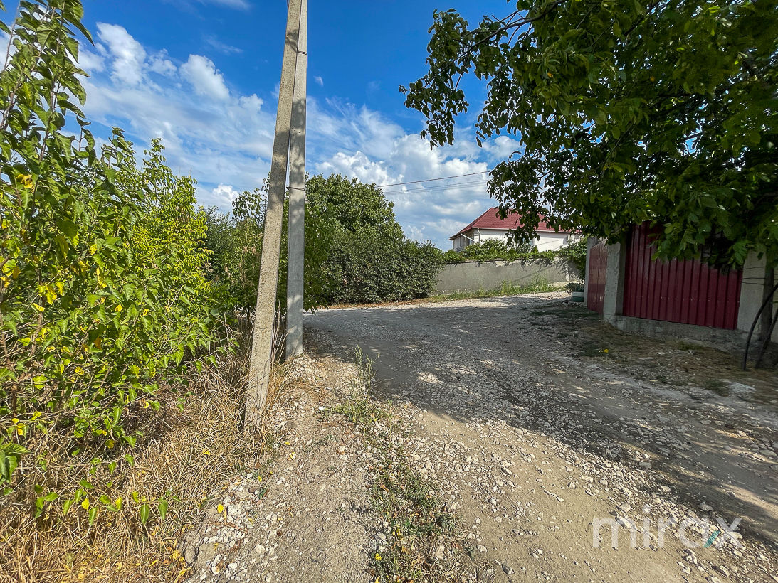 Teren pe str. Voluntarilor, Străisteni, Chișinău foto 3