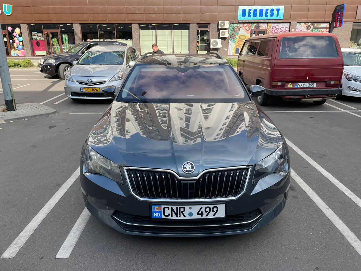 Skoda Superb foto 0