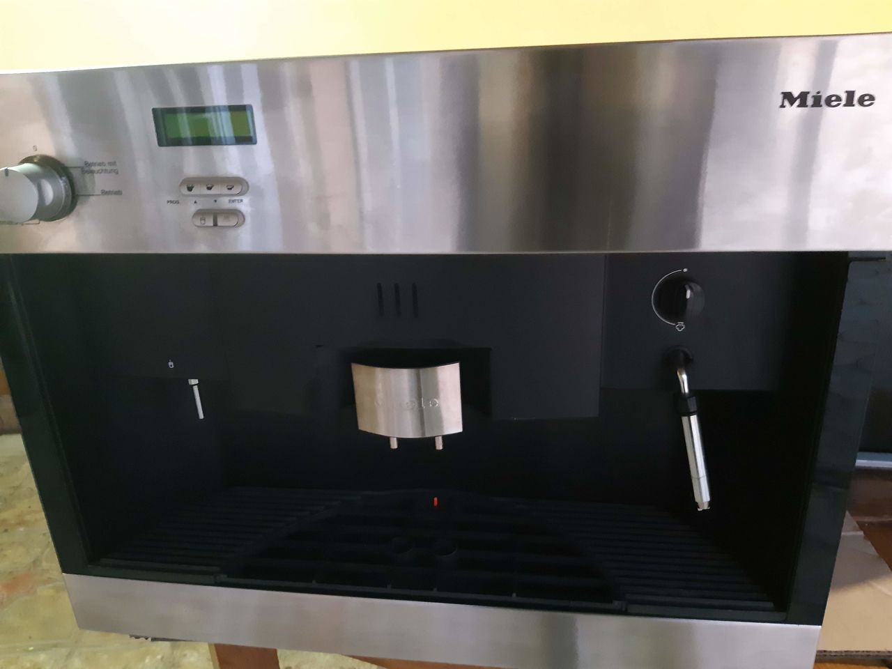 Aparat profesional de cafea Miele
