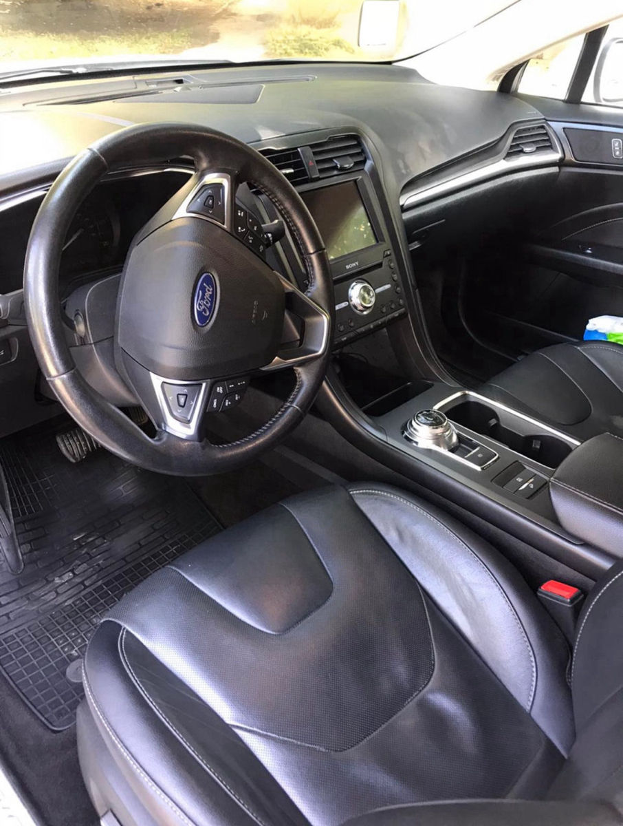 Ford Fusion Hybrid 2020 foto 6