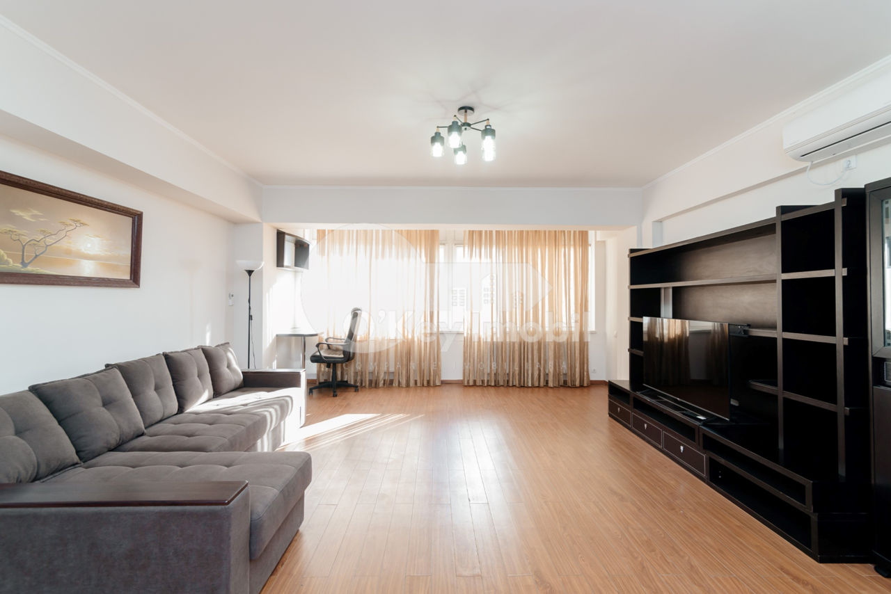 Apartament cu 2 camere, 112 m², Centru, Chișinău foto 7