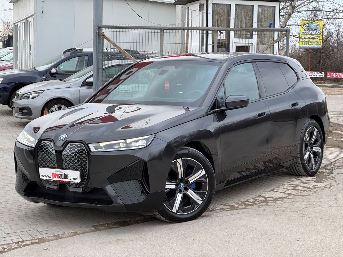 BMW iX фото 0