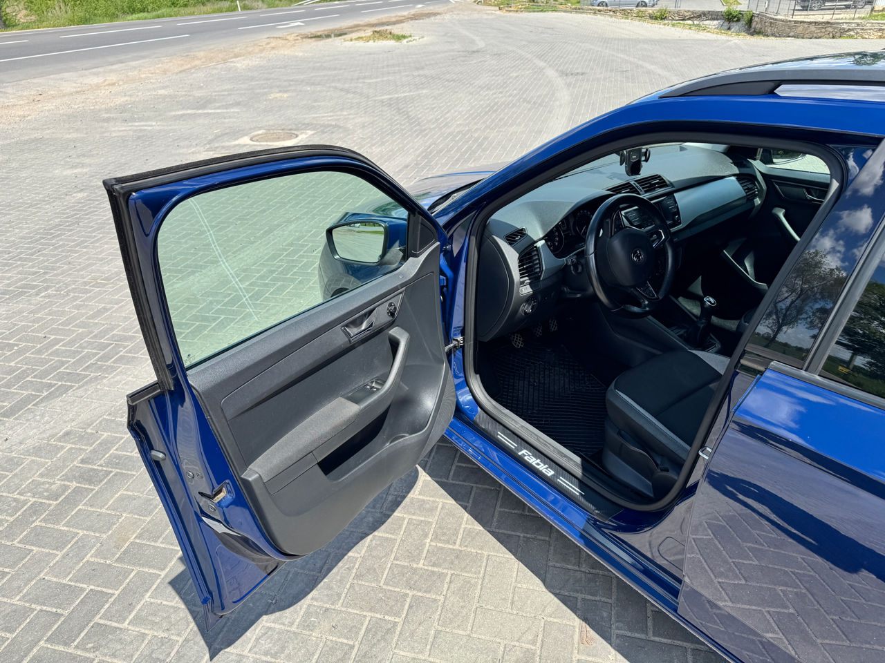 Skoda Fabia фото 6