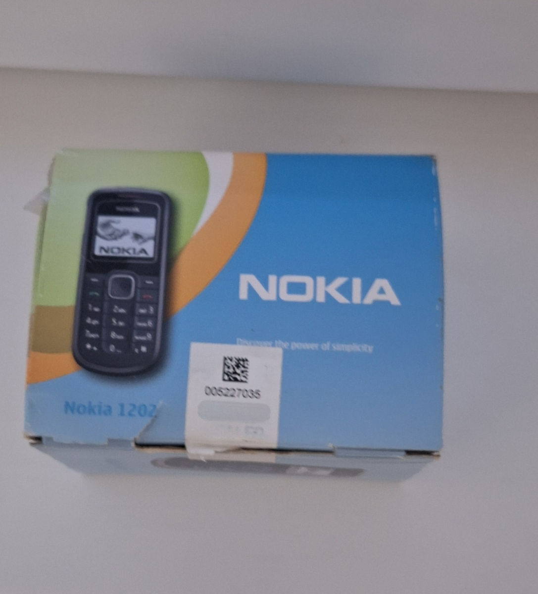 Nokia 1202  nou, Telefonul este perfect pentru cei care apreciază telefoanele clasice Nokia. foto 1