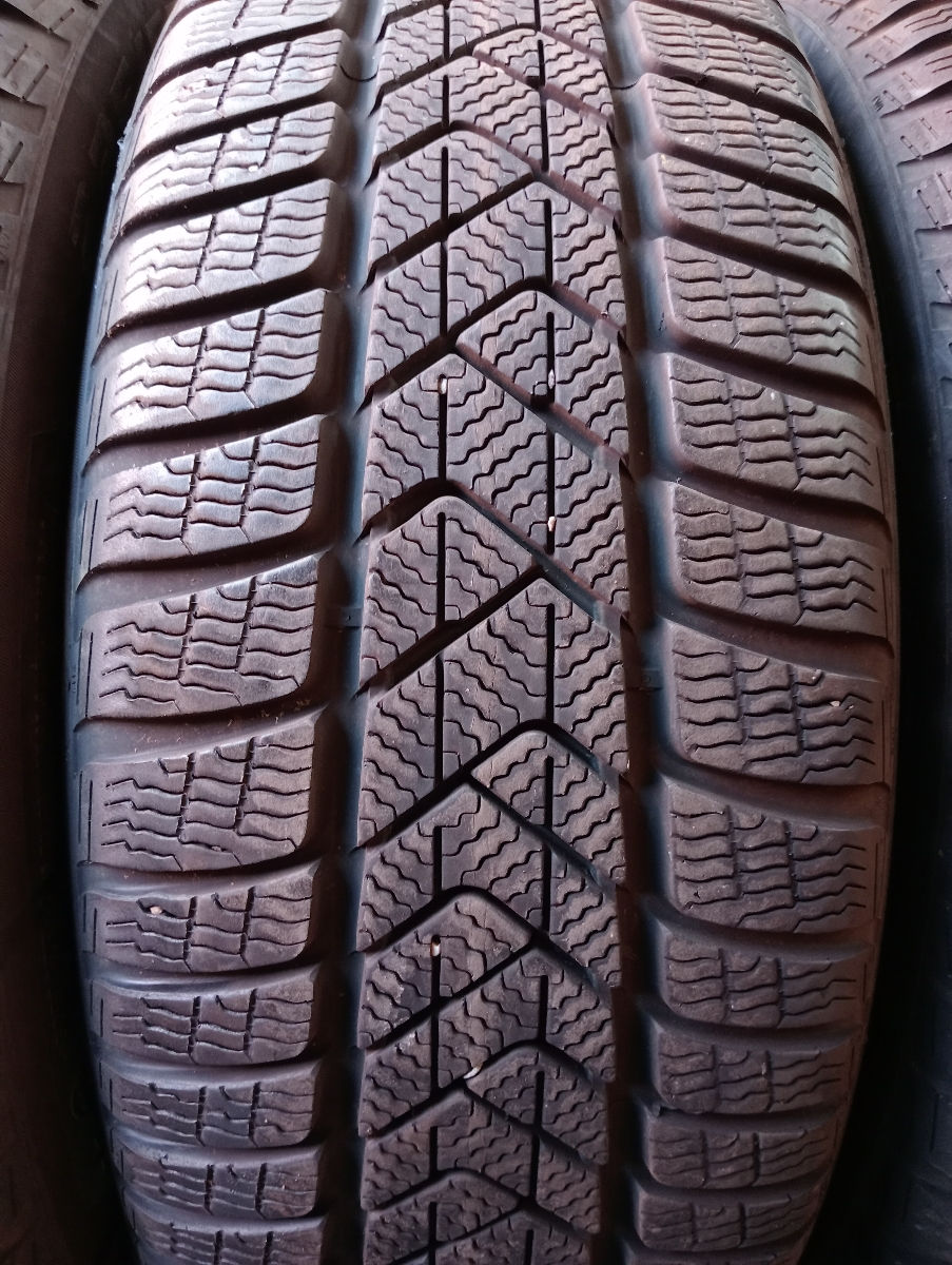 225 55 R17 Pirelli iarna RunFlat foto 1