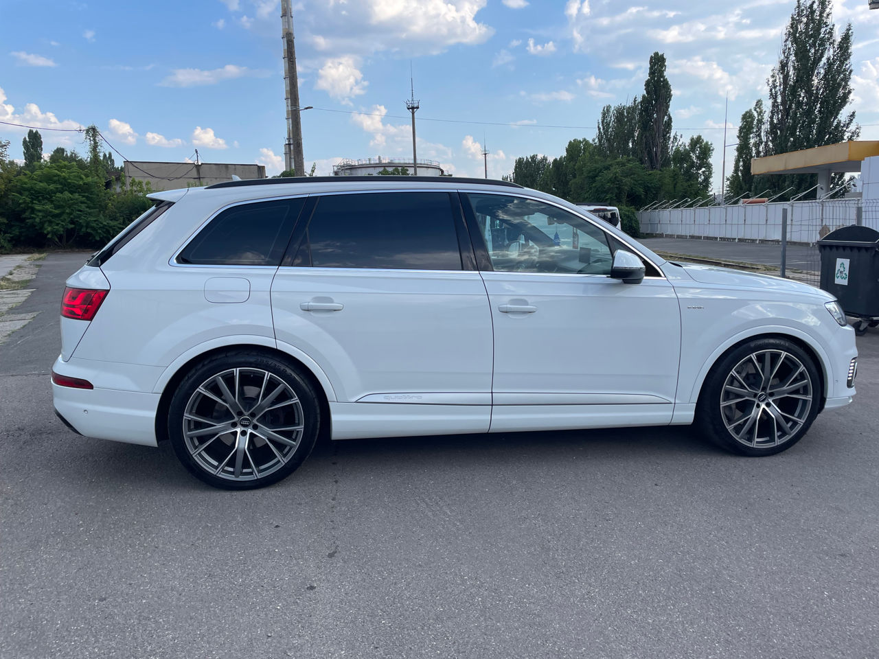 Audi Q7 e-tron foto 2
