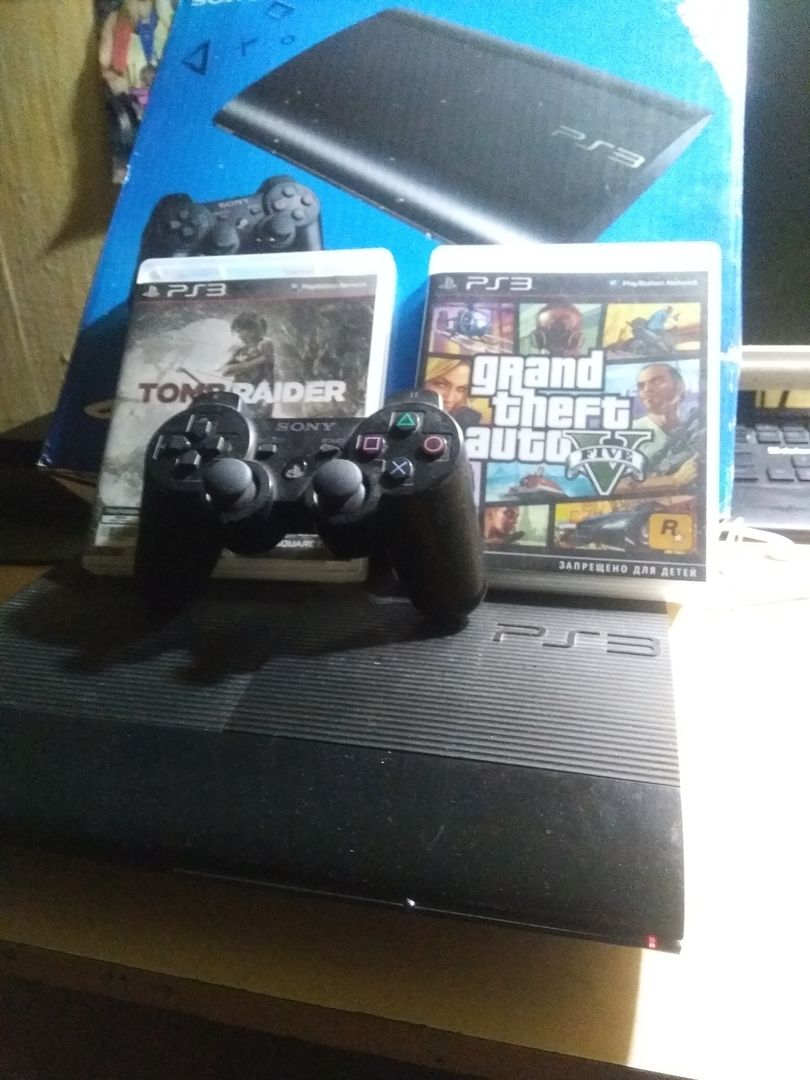 Продам PS3 Super Slim(С играми GTA V+Tomb Raider)